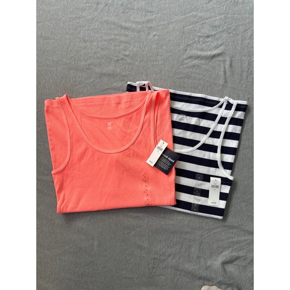 GAP Ribbed Tank Tops Size Medium Lot of 2 Coral Blue White Striped Stretch NWT